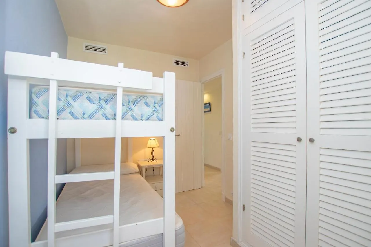 Cheap & Chic Apartamento En Son Bou De 3 Dormitorios 0*,  إسبانيا